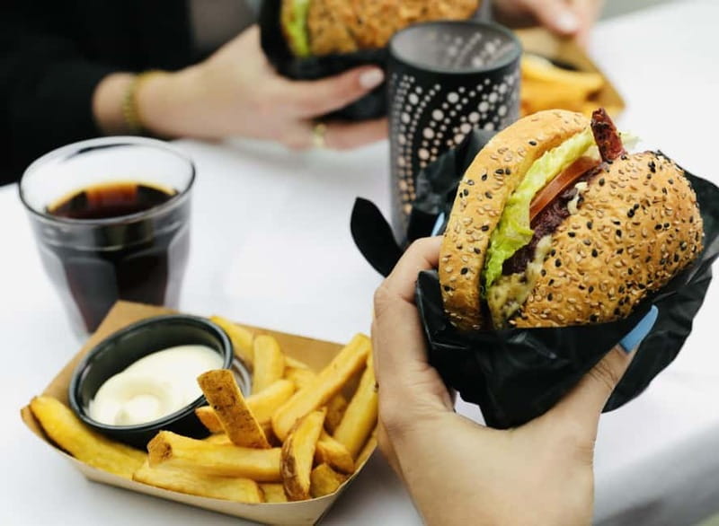 Amsterdam canal cruise with culinary burger or cheese & wine - Key things to know before you go