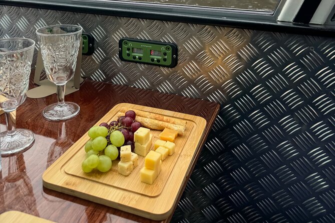 Amsterdam Cheese and Wine Canal Cruise - Prinsengracht and Anne Frank’s address: a sobering stop