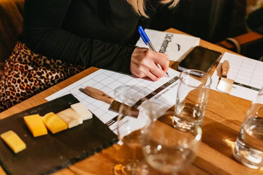 Amsterdam: Dutch Cheese Tasting Experience with Wine - Why a 45-minute Gouda and wine session fits Amsterdam