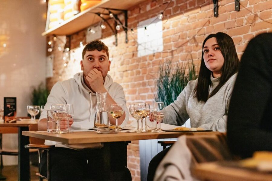 Amsterdam: Dutch Cheese Tasting Experience with Wine - The tasting board: five Goudas, three wines, and smart palate resets