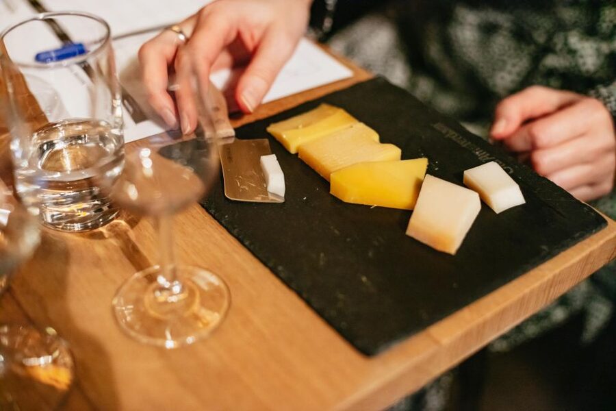 Amsterdam: Dutch Cheese Tasting Experience with Wine - Wine pairing in plain language: what to pay attention to