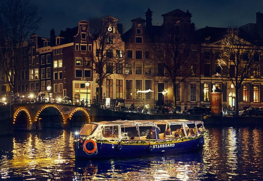 Amsterdam: Evening Candle Light Cruise With Wine & Cheese - Price and logistics: is $18 actually a good deal?