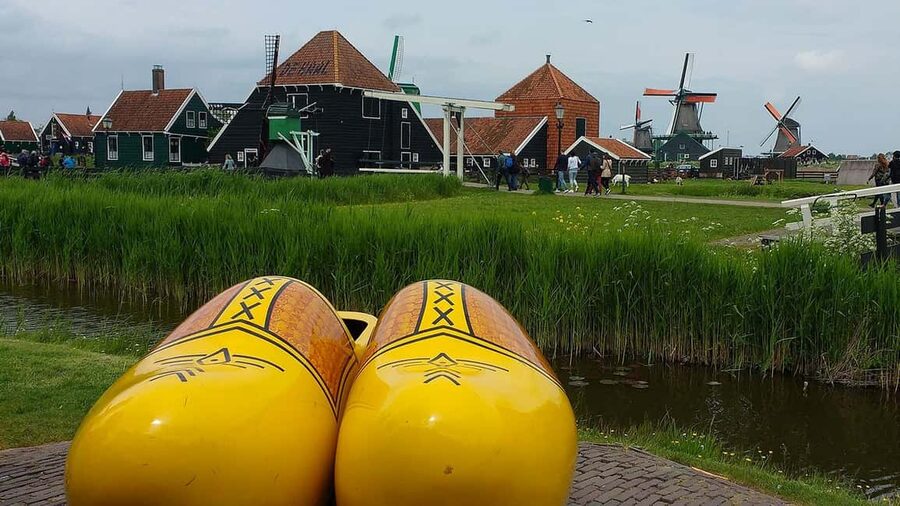 Amsterdam: Experience Zaanse Schans Windmills & Cheese Farm - Cheese-Making at the Farm: Tastings That Turn Taste Into a Memory