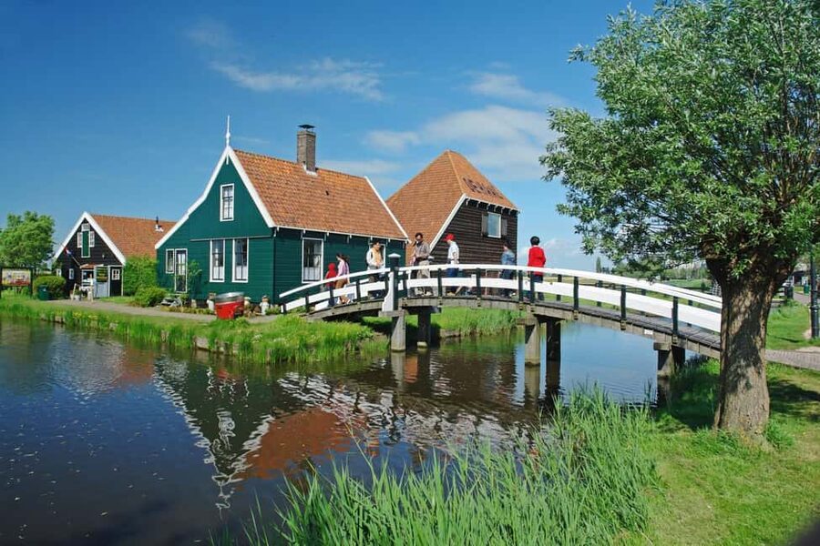 Amsterdam: Experience Zaanse Schans Windmills & Cheese Farm - Deals and Value: How the $19 Adds Up