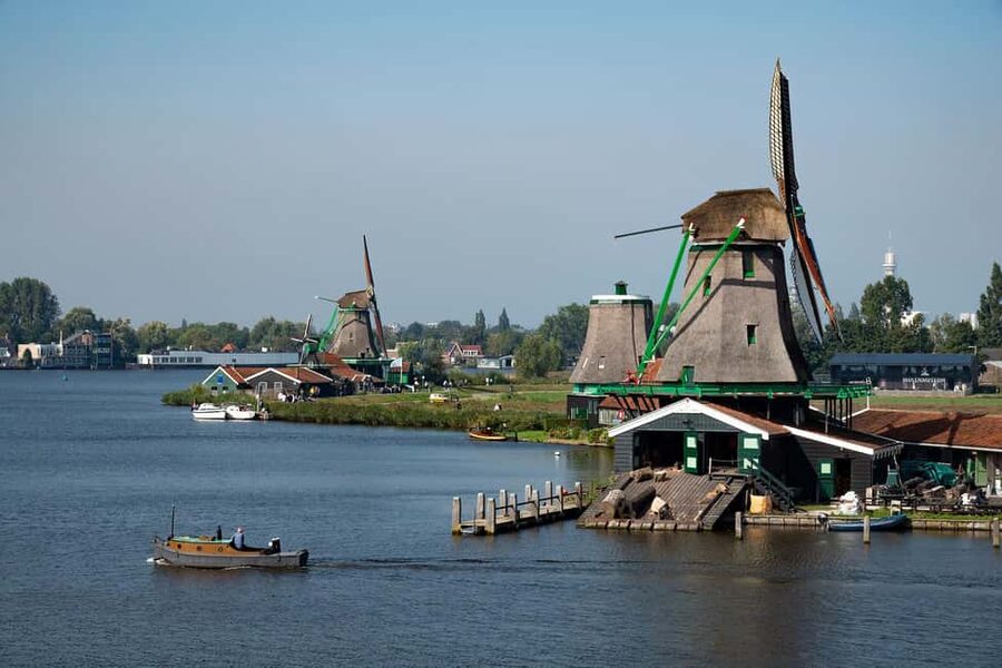 Amsterdam: Experience Zaanse Schans Windmills & Cheese Farm - Getting There from Amsterdam: This Is Holland + Luxury Coach
