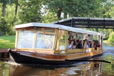 Amsterdam: Giethoorn Tour Scenic Cruise, Cheese & Free Time - Finding the meeting point at This is Holland (Overhoeksplein side)