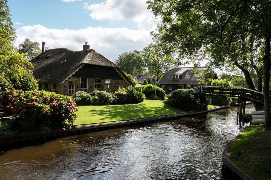 Amsterdam: Giethoorn Tour Scenic Cruise, Cheese & Free Time - De Rietstulp lunch discount: your best low-stress meal plan