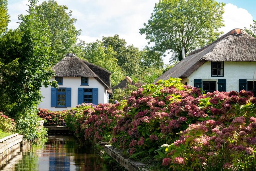 Amsterdam: Giethoorn Tour Scenic Cruise, Cheese & Free Time - Your 3 hours of free time: what to do with it