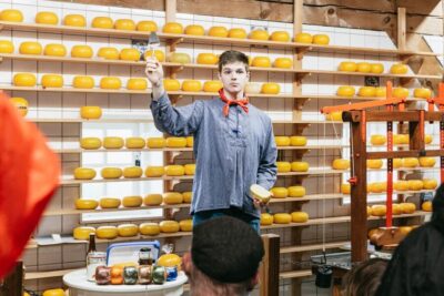 Amsterdam: Guided Zaanse Schans, Windmills & Cheese Tour - Getting to Zaanse Schans without a headache