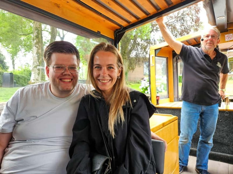 Amsterdam: Live GuideD Giethoorn Boat Tour & Cheese Platter - How the Group Size and Guide Style Affect Your Day