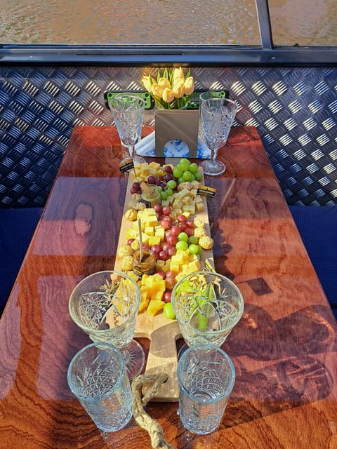 Amsterdam: Luxury Cheese & Wine Canal Cruise - What You Eat and Drink: A Dutch-Style Tasting Flight