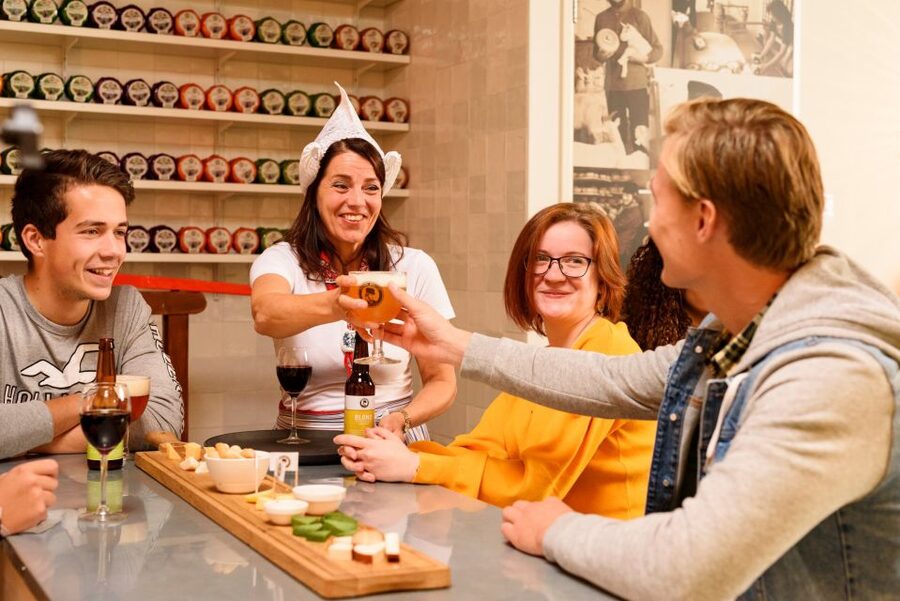 Amsterdam: Premium Henri Willig Cheese Tasting Experience - Cheese shopping after the tasting: using the 10% wisely