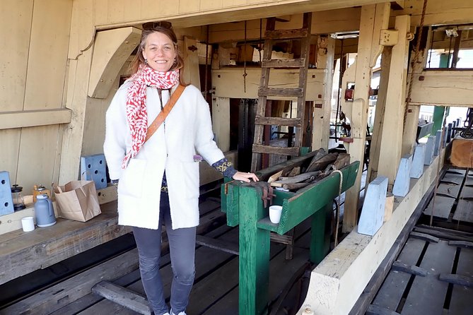 Amsterdam private tour to windmills, cheese farm and villages - Edam: dike-side charm and cheese-and-seafood reality
