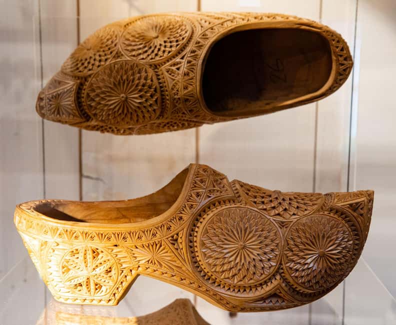 Amsterdam: Zaanse Schans, Cheese Tasting & Volendam Tour - Timing and what to bring: make the day fit your comfort level