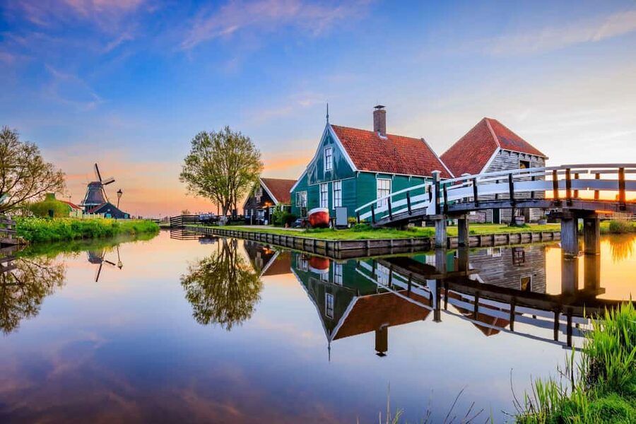 Amsterdam: Zaanse Schans, Cheese Tasting & Volendam Tour - Who should book this, and who should consider something else