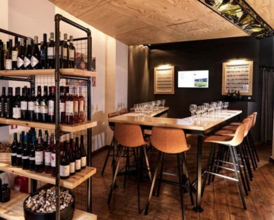 Athens: Acropolis Wine Tasting with Cheese and Olives - What you taste: five Greek wines, with 3 whites and 2 reds