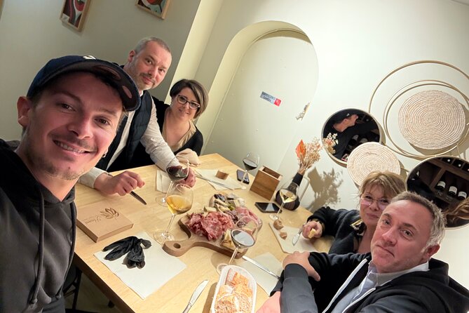 Bordeaux Food Tour : Sweets, Cheese & Wine pairing workshop - Grosse Cloche (About 30 Minutes): The Gate With a Story