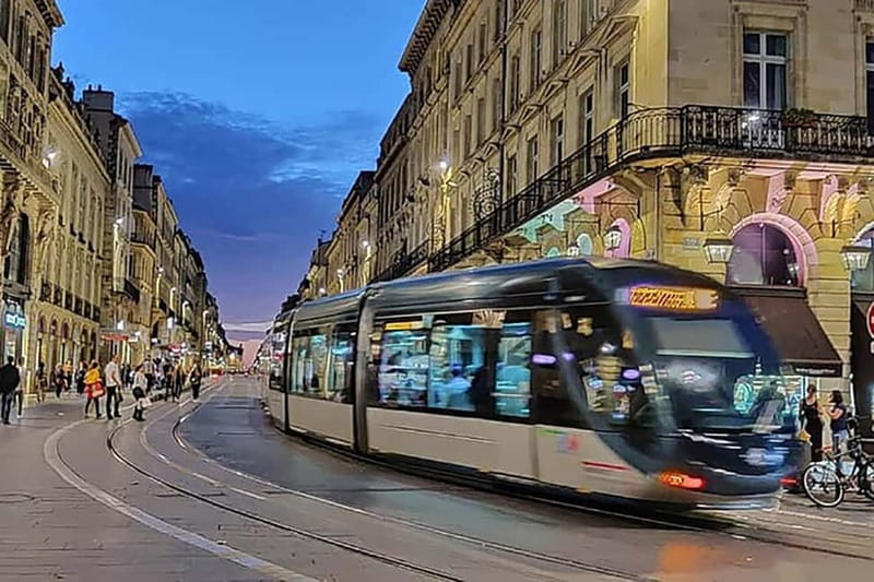 Bordeaux Night Walk ending with Wine and cheese Tasting - The Water Mirror: Photos Plus a Story