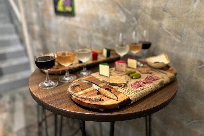 British Wine and Cheese Tasting Experience in City of Bath - The tasting menu: three British pours and a full cheese board