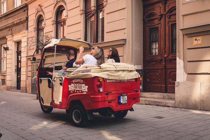 Budapest Private Tuk Tuk Tour with Wine Tasting and Cheese Platter - Why this tuk-tuk format works in Budapest (and not just for photos)