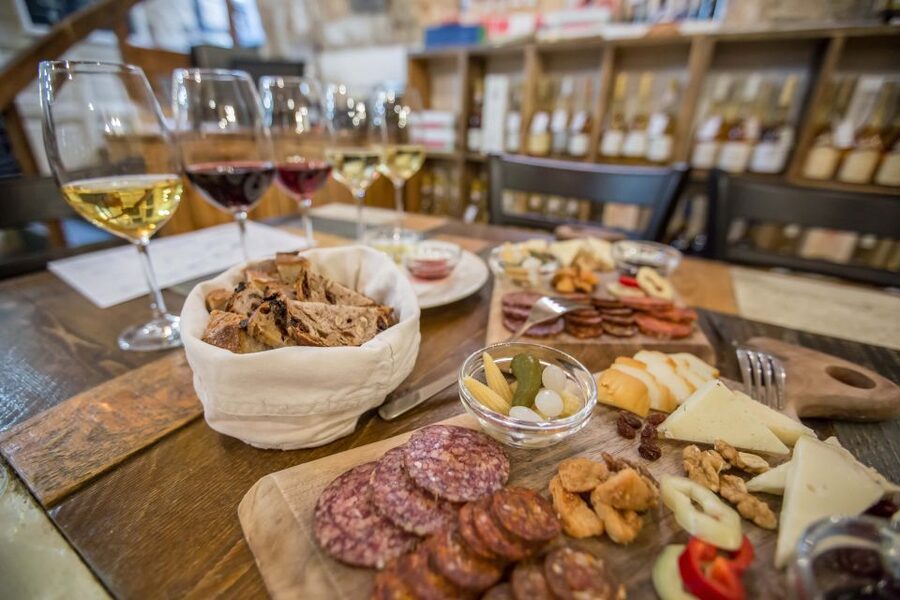 Budapest: Wine, Cheese, and Charcuterie Tasting - Cheese and Charcuterie Pairings That Actually Make Sense