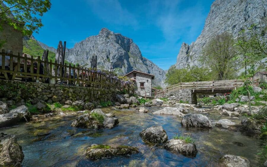 Bulnes: Excursion with funicular and Cabrales cheese cave in the Picos de Europa - Who This Picos Day Trip Fits Best