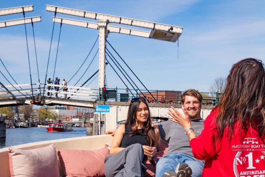 CHEESE AND DRINKS TOUR: A TASTE OF AMSTERDAM ON THE CANALS - Price and value: is $36 worth it?