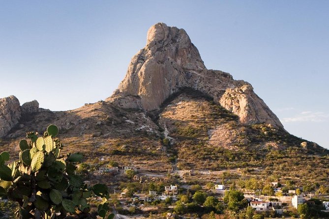 Cheese and Wine Route with 2 Towns, starting from Querétaro - La Peña de Bernal: Monolith Power and Real Free Time