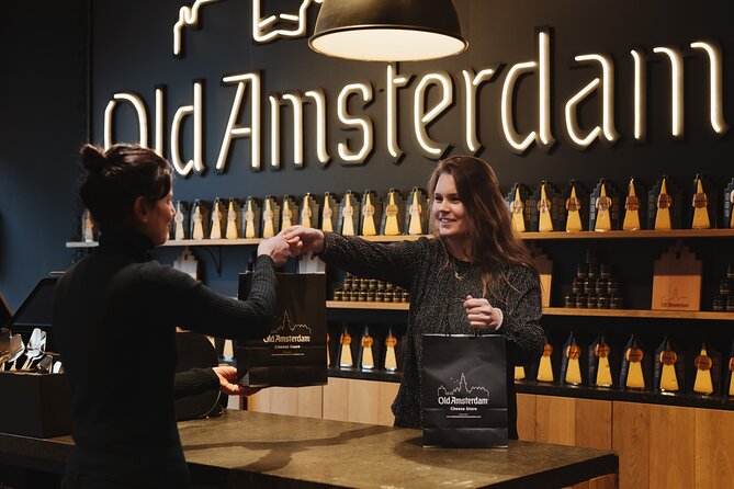 Cheese and Wine tasting in Amsterdam - The Damrak meeting point and how the 55 minutes plays out
