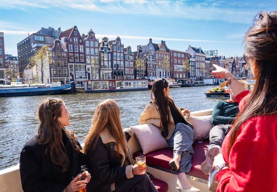 Cheese & Drinks Guided Amsterdam Boat Tour, All Inclusive - Electric Quiet on Amsterdam’s Canals: Why This Boat Feels Different