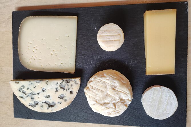 Cheese Tasting with an Expert in Paris - What you’ll taste: six French cheeses and snacks that teach your palate