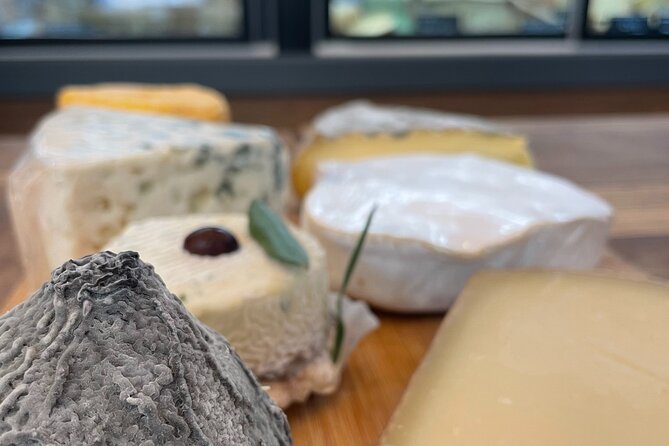 Cheese & Wine Tasting in Montmartre with a Local Cheesemonger - Montmartre after the tasting: turning lessons into a neighborhood stroll