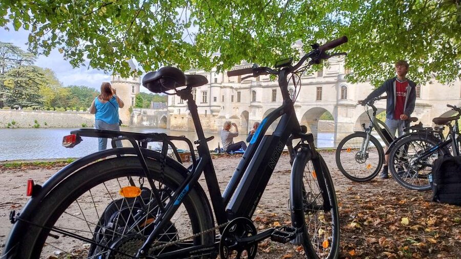Chenonceau: guided ebike ride and wine & cheese picnic lunch - Why an e-bike works for Chenonceau’s river route