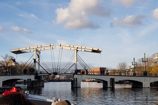 Classic Salonboat Tour in Amsterdam Including Cheese and Wine - First Steps: Finding Westermarkt and settling into the boat