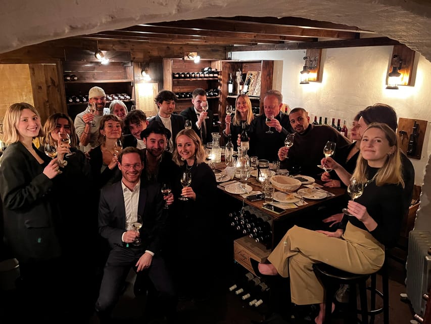 Cologne-Nippes: Gourmet wine tasting with cheese platter - The White Wine Course: Where Pairing Gets Interesting