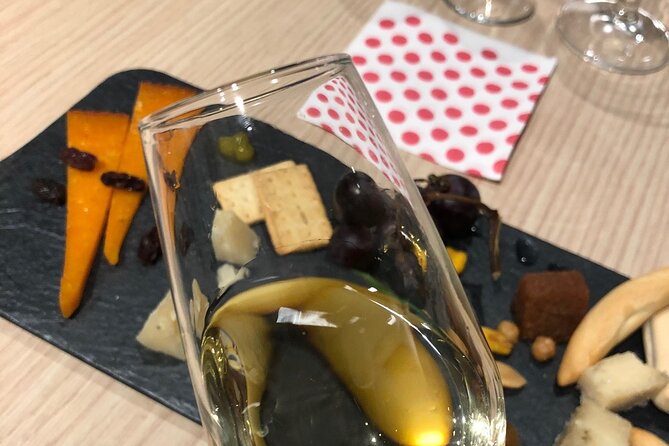 Cordoba sunset, local wine & cheese tasting - What the experience is really like (90 minutes, not a long dinner)