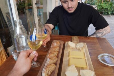 Discover our Terroirs and Tasting Cheese and Wine - The cheese lineup: 3 French artisan cheeses and the tricks behind them