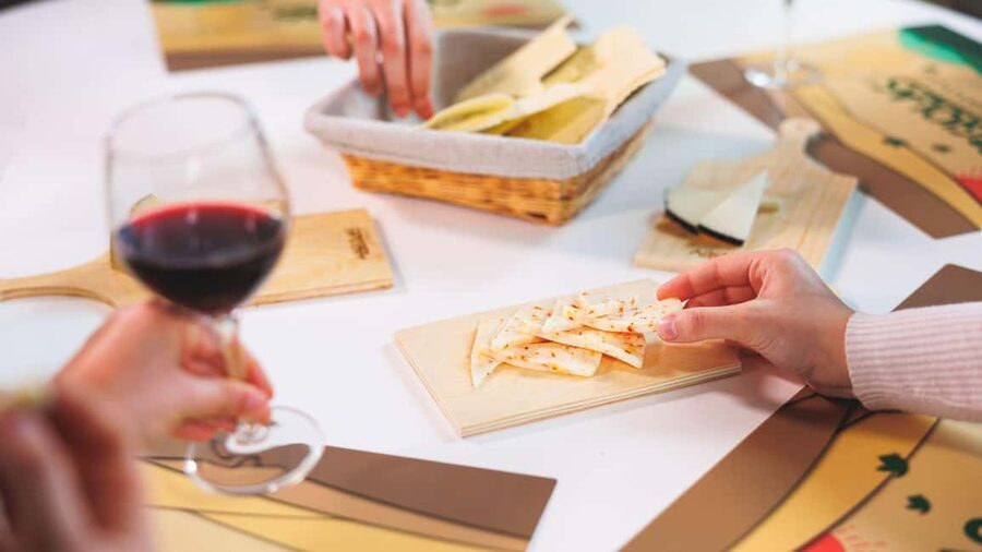 Dolianova: visit and workshop in a cheese factory - The 2.5-Hour Flow: From Milk Testing to Shipping
