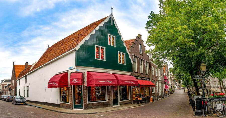 Edam: Edam Cheese Museum Entry Ticket - Entering the Edam Cheese Museum in North Holland