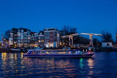 Evening Canal Cruise in Amsterdam with Wine & Cheese Option - Blue Boat Company boarding: getting the best seats and avoiding avoidable stress