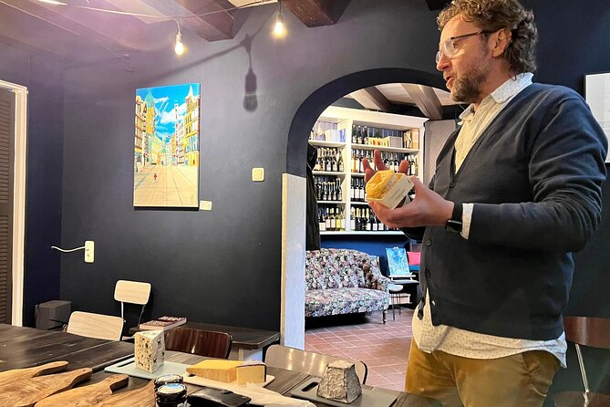Exclusive Cheese Walk & Dutch Wine Discovery - North Church and North Square: Market Energy Without the Rush