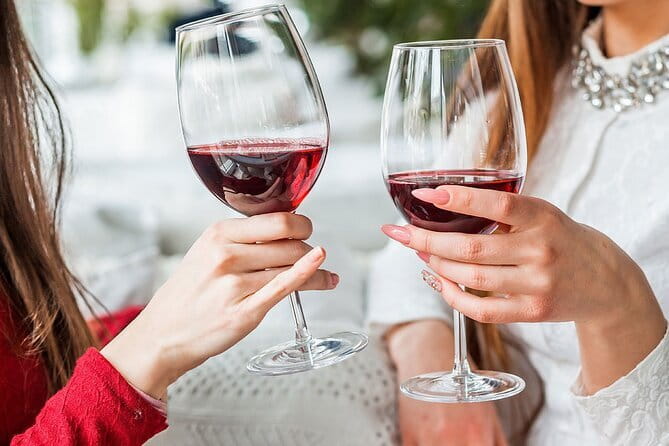 Experience Chianti & Cheese w/ 3 wineries & dairy visit—max 8 pp - Lunch at the last stop: where the day clicks