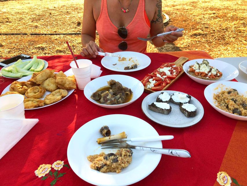 Farm Tour with Cheese-Making, Olive Oil Tasting & Picnic - Olive oil tasting lesson: how to read aroma and quality
