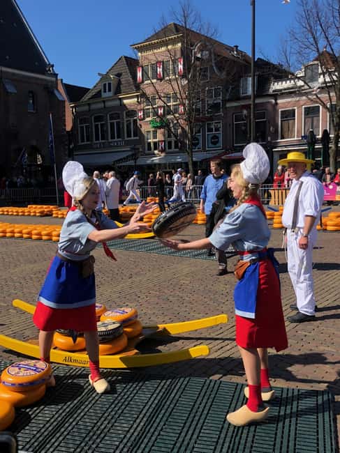 From Amsterdam; Alkmaar Cheese market & Zaanse Schans - Key things to know before you go