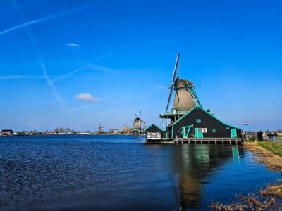 From Amsterdam: Volendam and Zaanse Schans Tour with Cheese - Zaanse Schans Windmill Village: Old Wooden Houses and Big-Scale Craft