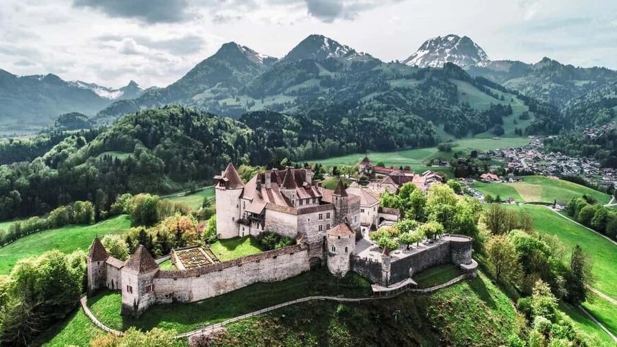 From Lausanne: Gruyères Tour with Chocolate & Cheese Tasting - A sweet-savor day trip that actually fits into your itinerary