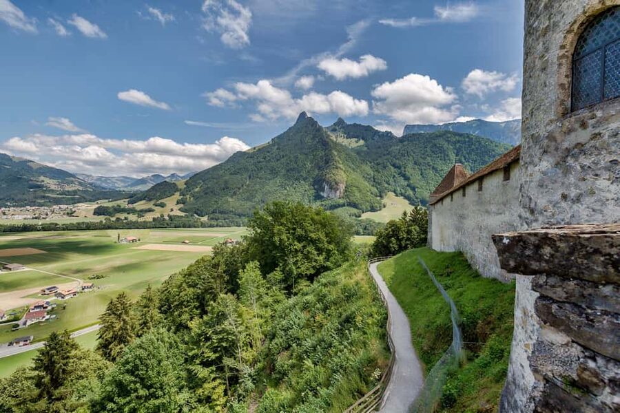 From Lausanne: Gruyères Tour with Chocolate & Cheese Tasting - Value for $174: what you’re paying for and what you get