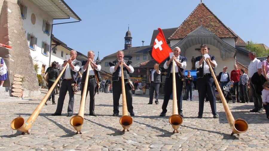 From Montreux: Gruyères City Cheese and Chocolate Day Tour - A Gruyères lunch plan: where to eat without derailing the schedule