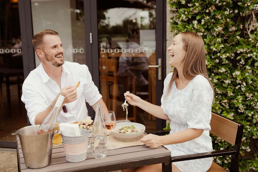 From Sydney: Award-Winning Hunter Valley Wine & Cheese Tour - The lakeside lunch break: where the day slows down