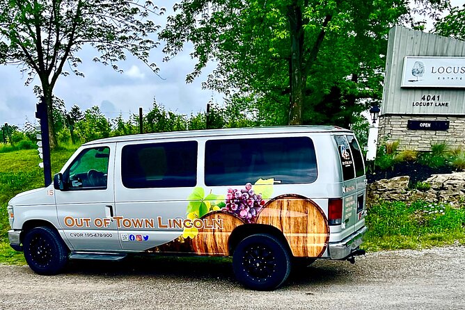 Full-Day Group Wine Tour (with cheese and charcuterie) in Niagara-on-the-Lake - Stop 2: Between the Lines Winery and the Cheese/Charcuterie Pairing Moment